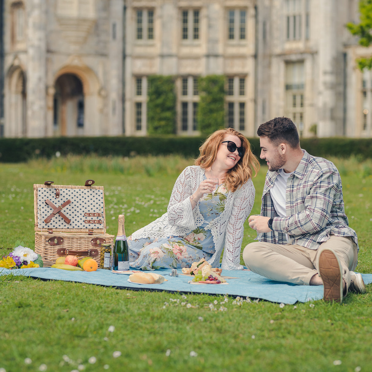 Purbeck Willow Picnic Basket Hamper - The Greenfield Collection