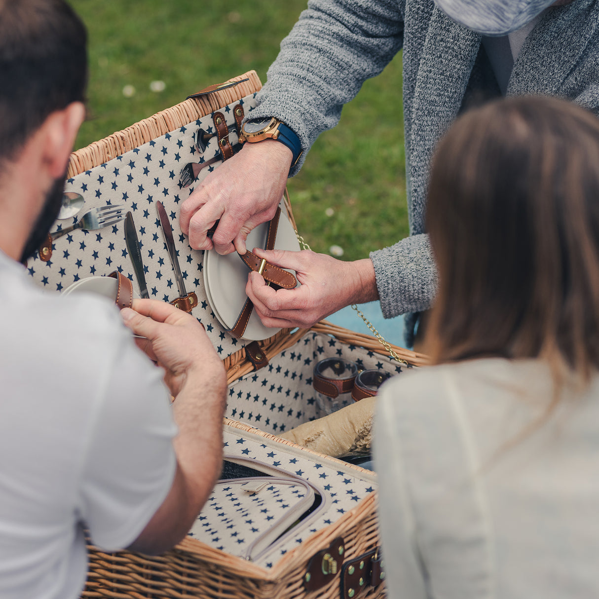Purbeck Willow Picnic Basket Hamper - The Greenfield Collection