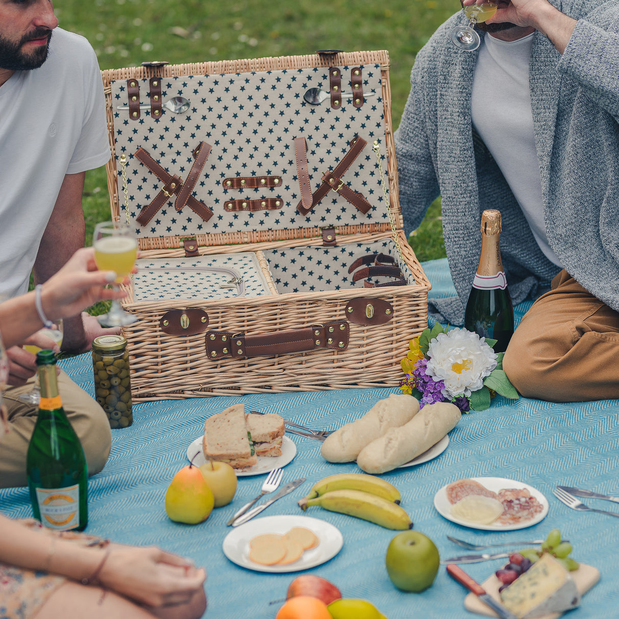 Purbeck Willow Picnic Basket Hamper - The Greenfield Collection