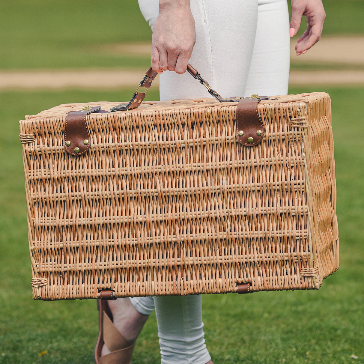 Purbeck Willow Picnic Basket Hamper - The Greenfield Collection